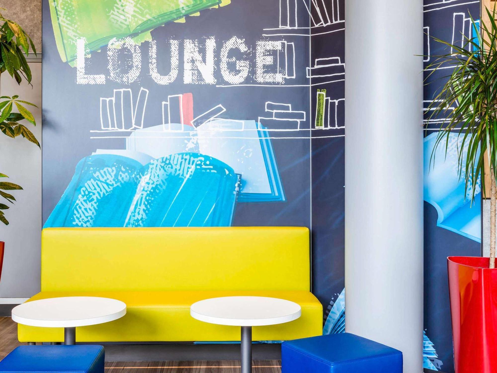 Ibis Budget Rueil Malmaison Exteriör bild