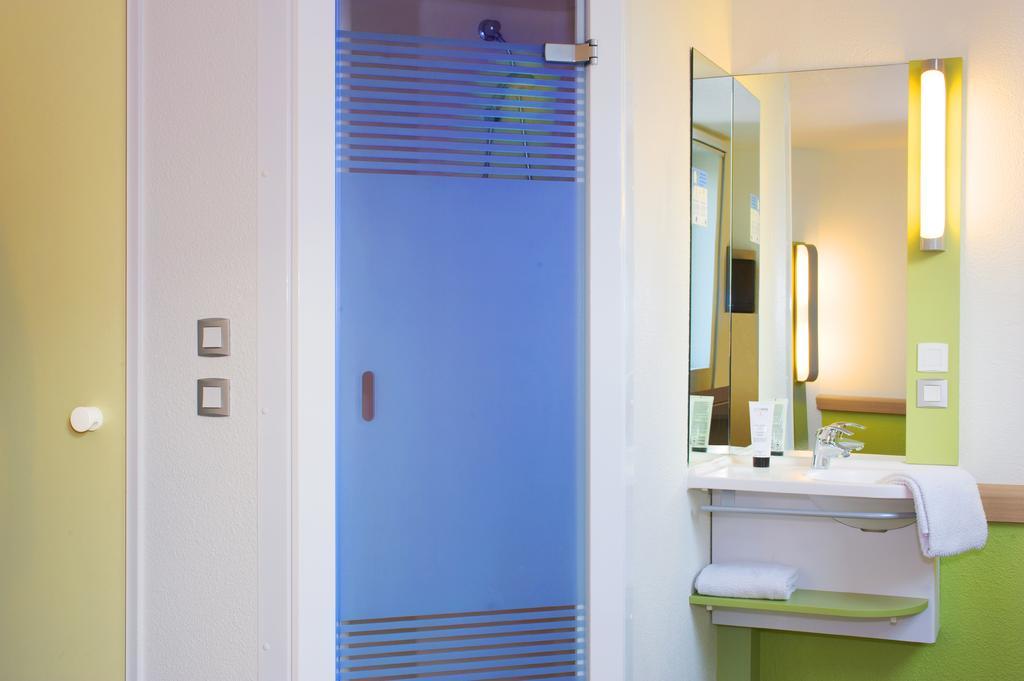 Ibis Budget Rueil Malmaison Exteriör bild