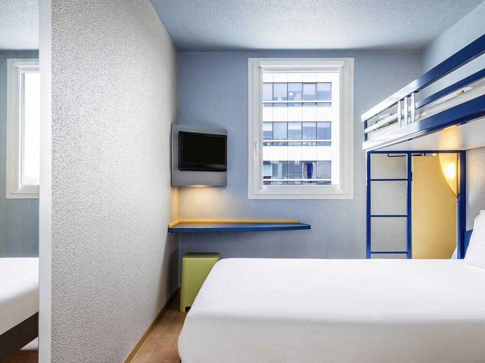 Ibis Budget Rueil Malmaison Exteriör bild
